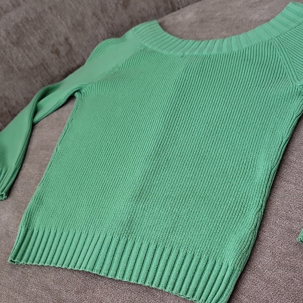 Green Ribbed Pinup Style Cartigan Sweater - Picture 10 of 12